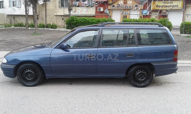 Opel Astra 1995, 384,000 km - 1.6 l - Bakı