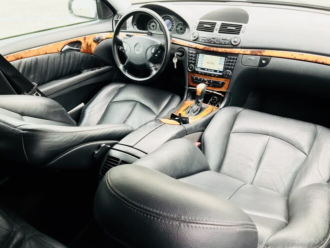 Mercedes E 240 2003, 251,000 km - 2.4 l - Sumqayıt