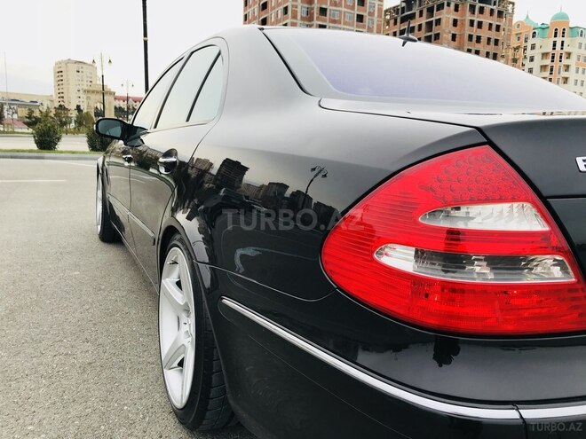 Mercedes E 240 2003, 251,000 km - 2.4 l - Sumqayıt