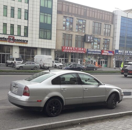 Volkswagen Passat 2002, 339,700 km - 1.8 л - Bakı
