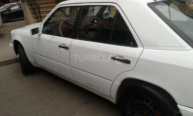 Mercedes E 230 1990, 250,000 km - 2.3 л - Bakı