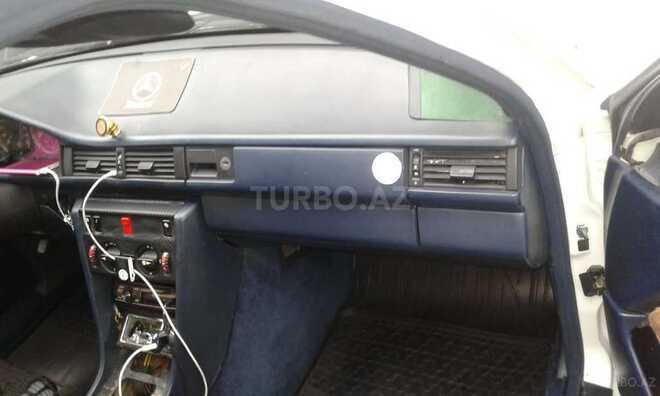 Mercedes E 230 1990, 250,000 km - 2.3 л - Bakı