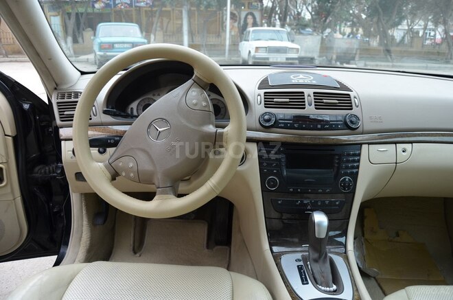 Mercedes E 270 2003, 292,050 km - 2.7 l - Bakı
