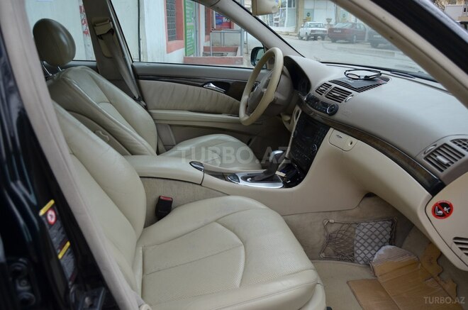 Mercedes E 270 2003, 292,050 km - 2.7 l - Bakı