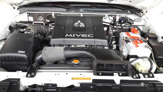 Mitsubishi Pajero 2008, 122,000 km - 3.8 л - Bakı