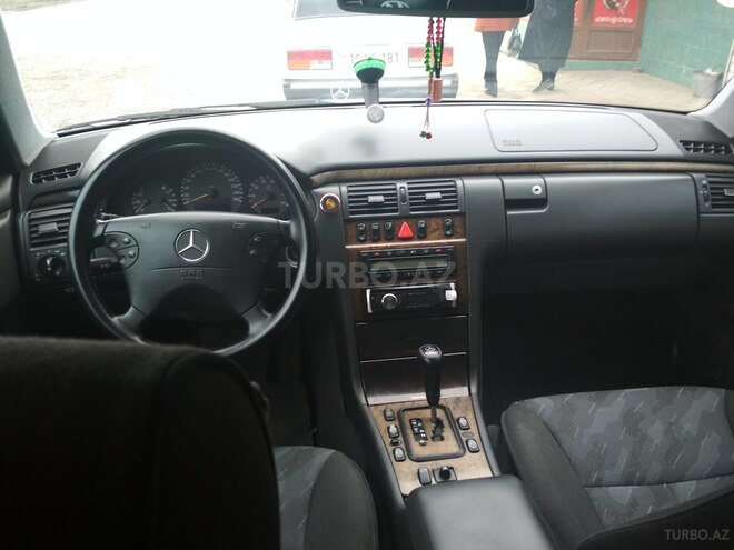 Mercedes E 240 2000, 287,000 km - 2.4 l - Bakı