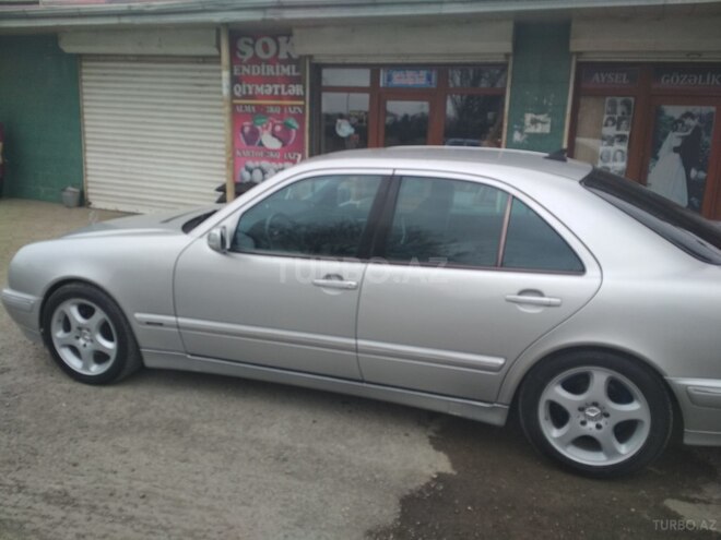 Mercedes E 240 2000, 287,000 km - 2.4 l - Bakı