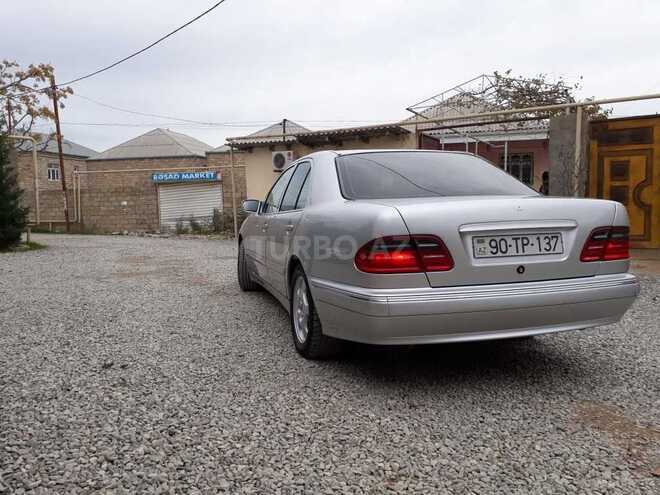 Mercedes E 240 2000, 316,500 km - 2.4 л - Bakı