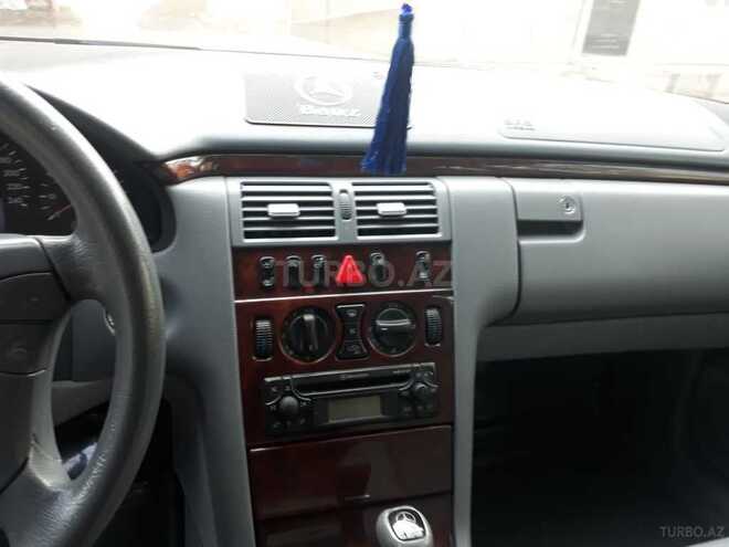 Mercedes E 240 2000, 316,500 km - 2.4 л - Bakı