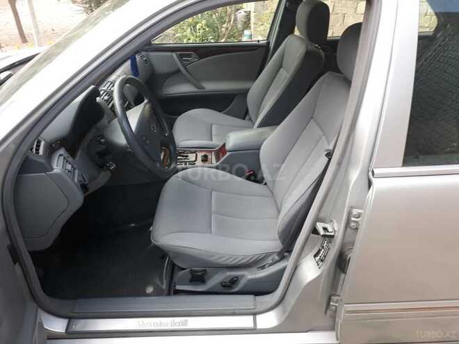 Mercedes E 240 2000, 316,500 km - 2.4 л - Bakı
