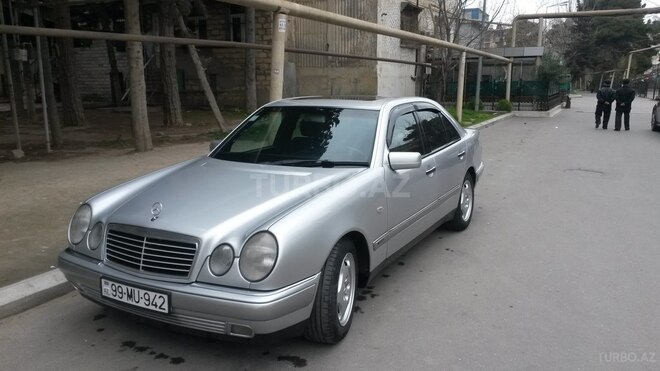 Mercedes E 200 1998, 240,000 km - 2.0 л - Bakı