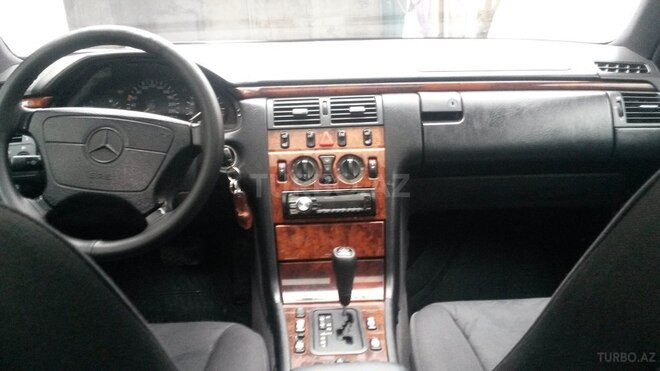 Mercedes E 200 1998, 240,000 km - 2.0 л - Bakı