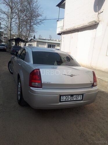 Chrysler 300C 2004, 174,350 km - 2.7 l - Gəncə
