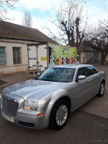 Chrysler 300C 2004, 174,350 km - 2.7 l - Gəncə