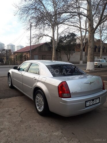 Chrysler 300C 2004, 174,350 km - 2.7 l - Gəncə