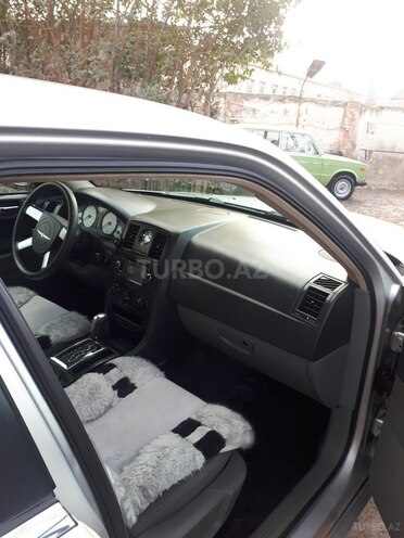 Chrysler 300C 2004, 174,350 km - 2.7 l - Gəncə