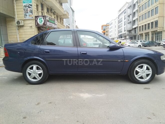 Opel Vectra 1996, 325,000 km - 1.8 l - Bakı