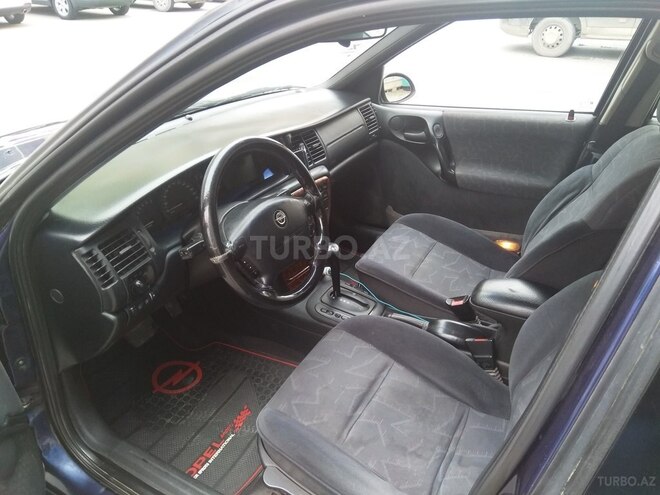 Opel Vectra 1996, 325,000 km - 1.8 l - Bakı