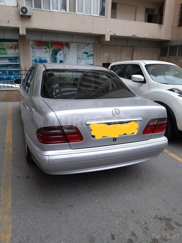 Mercedes E 220 2001, 271,000 km - 2.2 l - Bakı