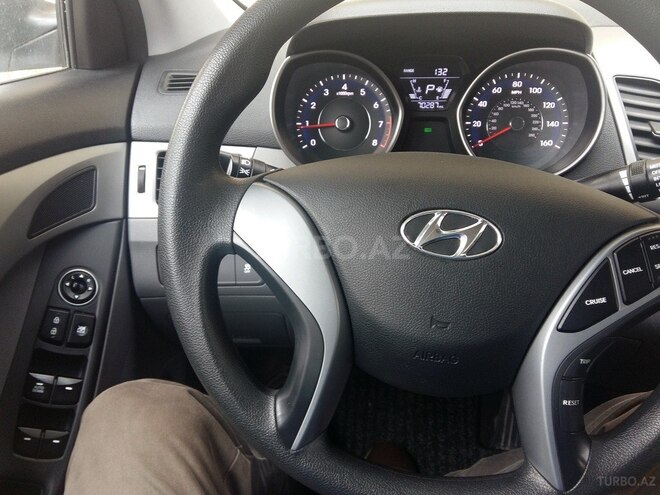 Hyundai Elantra 2016, 70,000 km - 1.8 l - Bakı