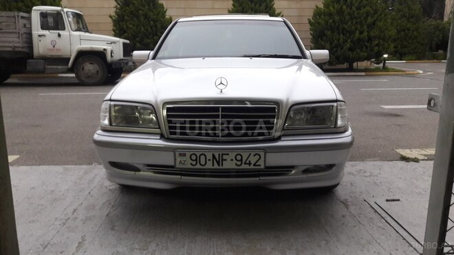 Mercedes C 200 1999, 242,000 km - 2.0 l - Bakı