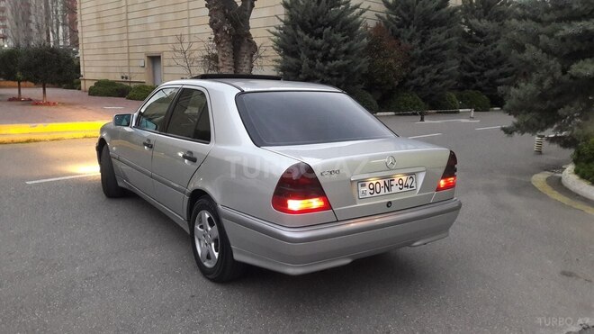 Mercedes C 200 1999, 242,000 km - 2.0 l - Bakı