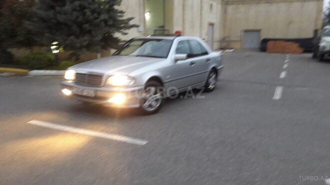 Mercedes C 200 1999, 242,000 km - 2.0 l - Bakı