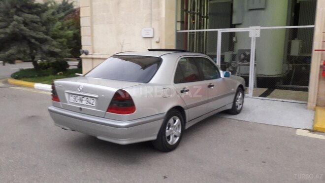 Mercedes C 200 1999, 242,000 km - 2.0 l - Bakı