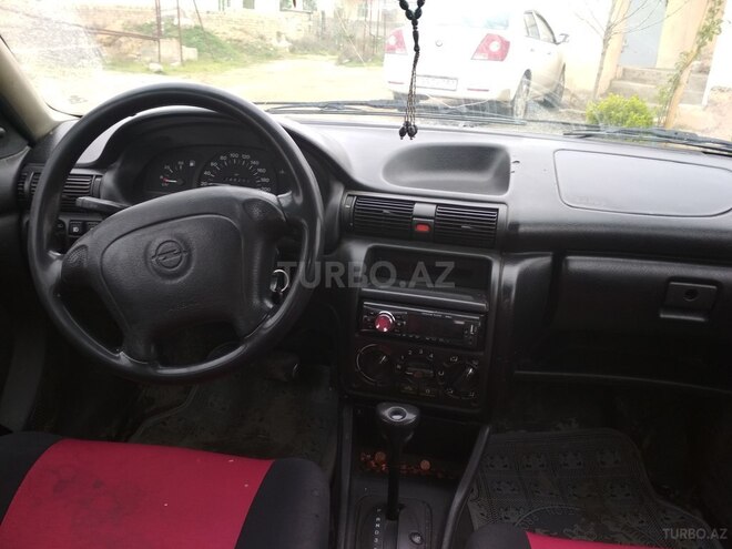 Opel Astra 1994, 225,000 km - 1.6 l - Bakı