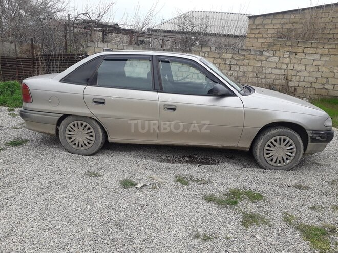 Opel Astra 1994, 362,000 km - 1.6 l - Sumqayıt