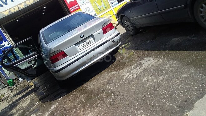 BMW 523 1998, 371,000 km - 2.5 l - Bakı