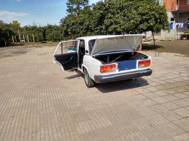 LADA (VAZ) 2107 2006, 272,890 km - 1.6 l - Astara