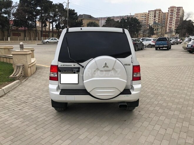 Mitsubishi Pajero io 2001, 270,000 km - 2.0 л - Bakı