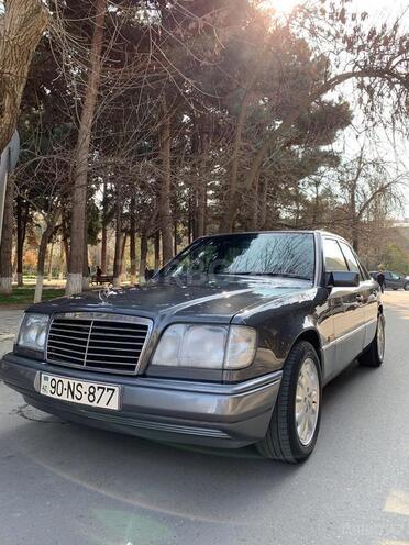 Mercedes E 220 1995, 346,200 km - 2.2 l - Bakı