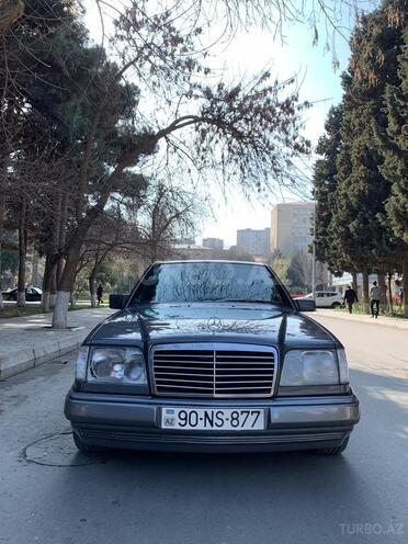 Mercedes E 220 1995, 346,200 km - 2.2 l - Bakı