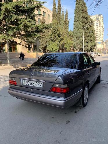Mercedes E 220 1995, 346,200 km - 2.2 l - Bakı
