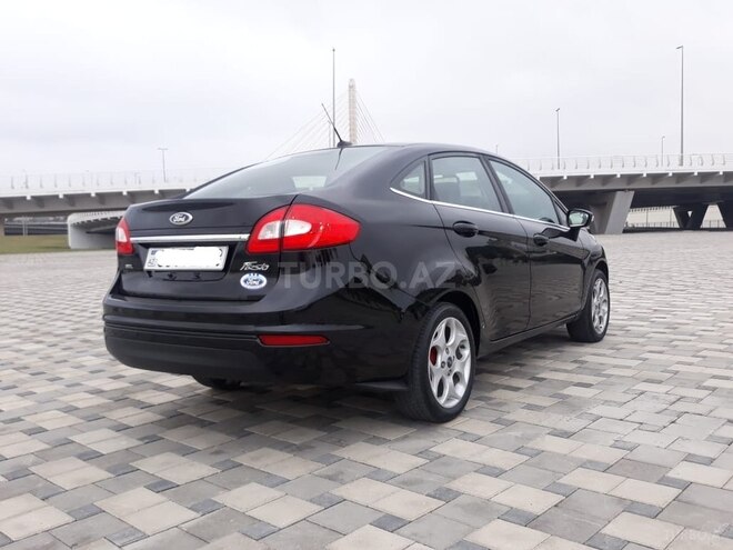 Ford Fiesta 2011, 204,000 km - 1.6 л - Bakı