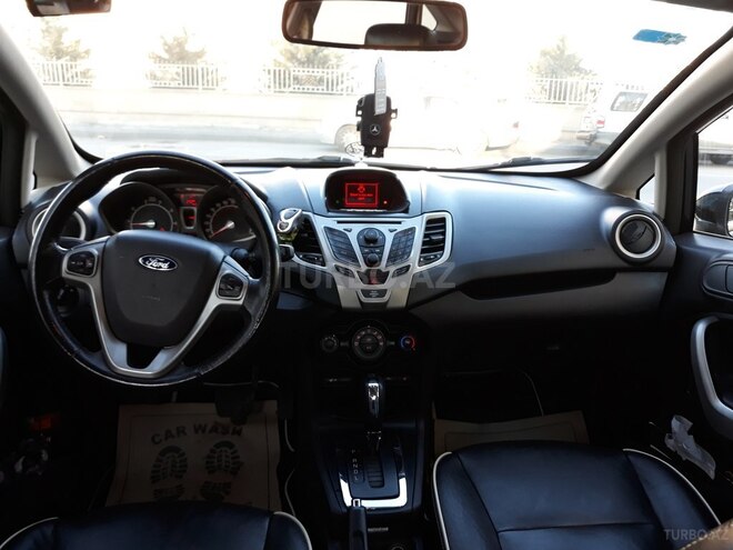 Ford Fiesta 2011, 204,000 km - 1.6 л - Bakı