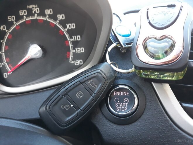 Ford Fiesta 2011, 204,000 km - 1.6 л - Bakı