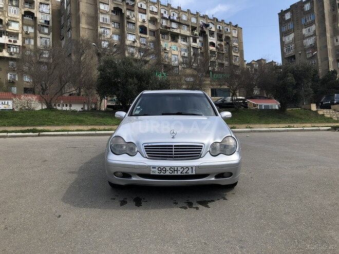Mercedes C 220 2002, 563,637 km - 2.2 l - Bakı