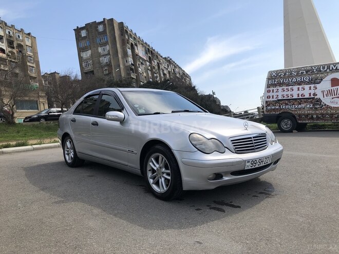 Mercedes C 220 2002, 563,637 km - 2.2 l - Bakı