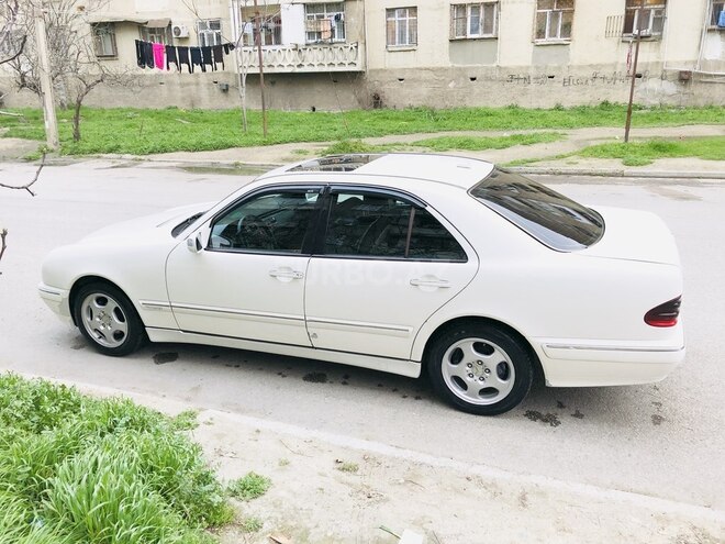 Mercedes E 220 2001, 370,000 km - 2.2 l - Bakı