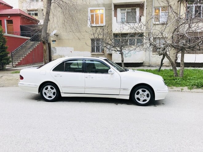 Mercedes E 220 2001, 370,000 km - 2.2 l - Bakı