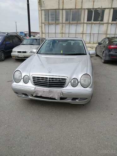 Mercedes E 220 2001, 311,000 km - 2.2 l - Bakı