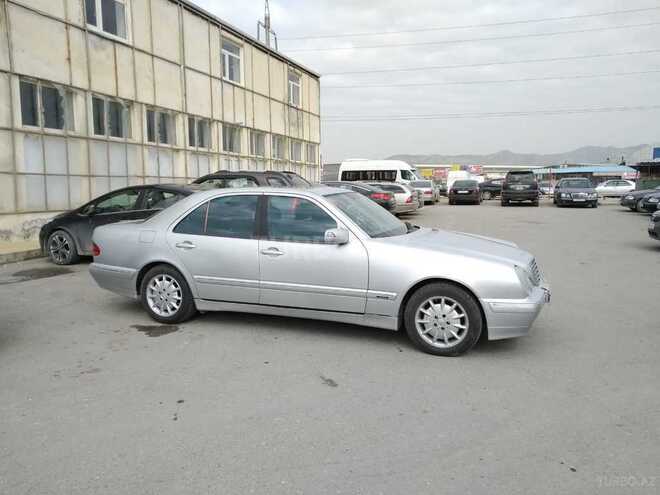 Mercedes E 220 2001, 311,000 km - 2.2 l - Bakı