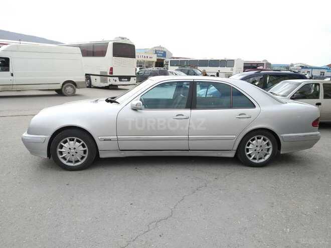 Mercedes E 220 2001, 311,000 km - 2.2 l - Bakı