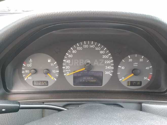 Mercedes E 220 2001, 311,000 km - 2.2 l - Bakı