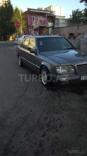 Mercedes E 220 1995, 490,000 km - 2.2 l - Bakı