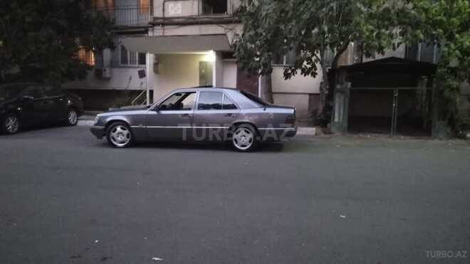 Mercedes E 220 1995, 490,000 km - 2.2 l - Bakı