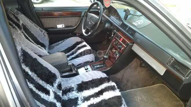 Mercedes E 220 1995, 490,000 km - 2.2 l - Bakı